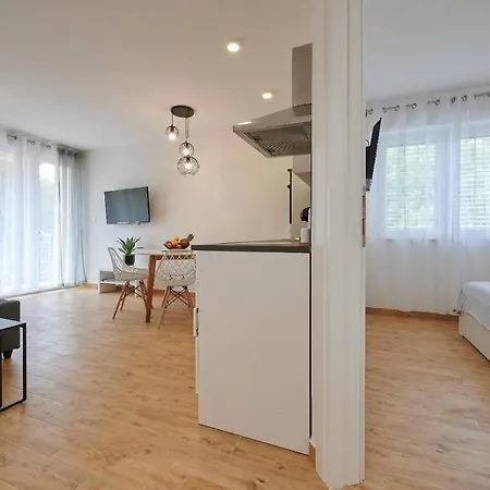 Apartment Trau